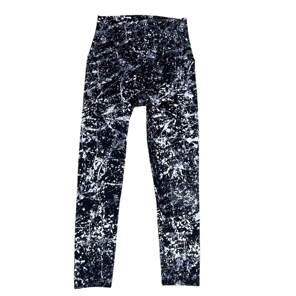 K-Deer Splatter Capri leggings size Small